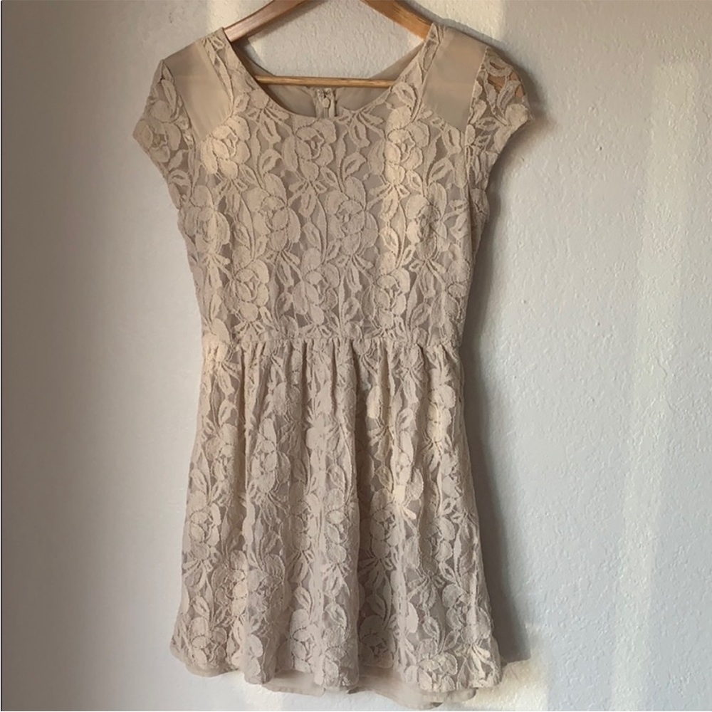 ☀️SALE!!☀️ Anthropologie Cream Lace‎ Dress
